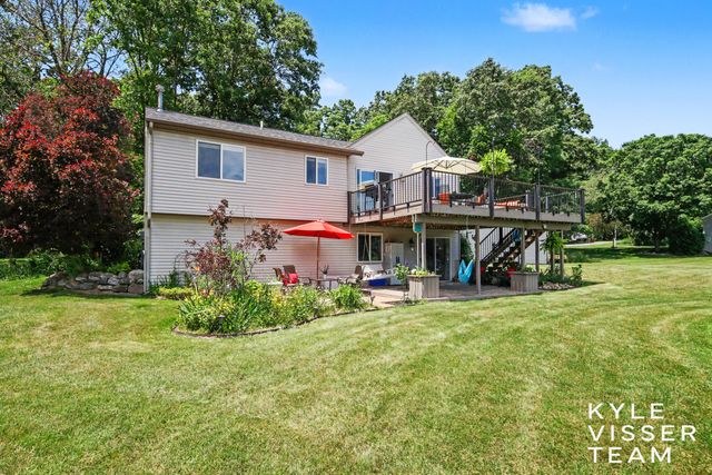 1156 Cumberland Avenue Se, Vergennes Twp, MI 49331
