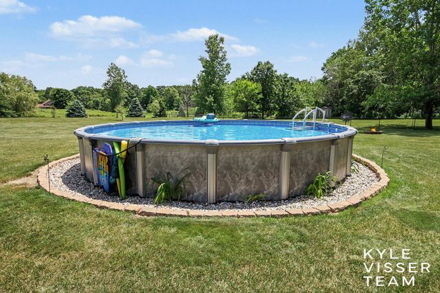 1156 Cumberland Avenue Se, Vergennes Twp, MI 49331