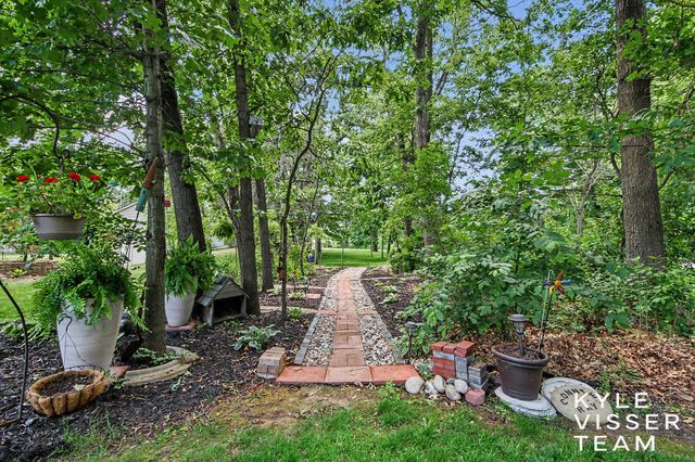 1156 Cumberland Avenue Se, Vergennes Twp, MI 49331