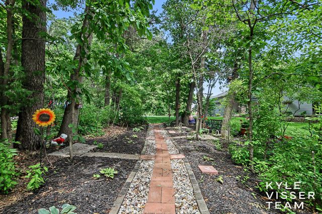 1156 Cumberland Avenue Se, Vergennes Twp, MI 49331