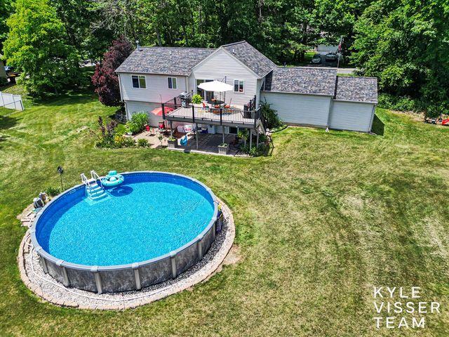1156 Cumberland Avenue Se, Vergennes Twp, MI 49331