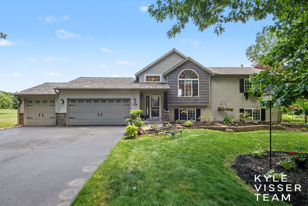 1156 Cumberland Avenue Se, Vergennes Twp, MI 49331