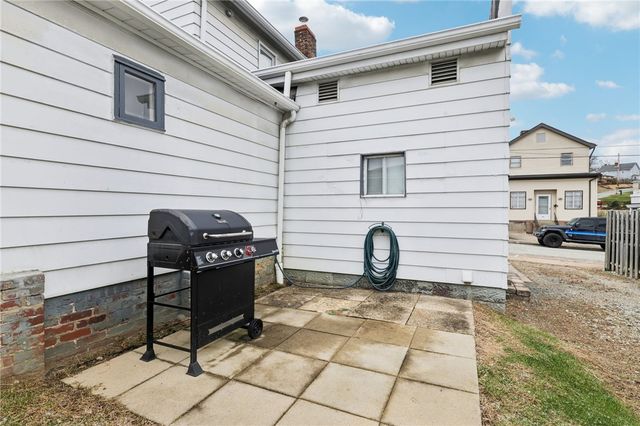 420 Market St, Belle Vernon, PA 15012