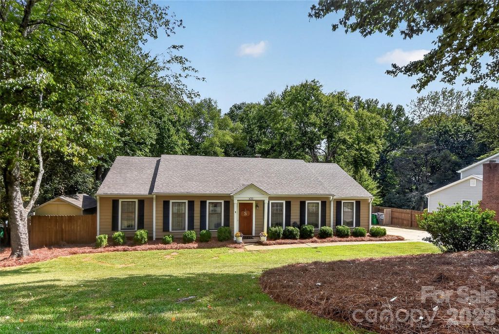 622 Silversmith Lane, Charlotte, NC 28270