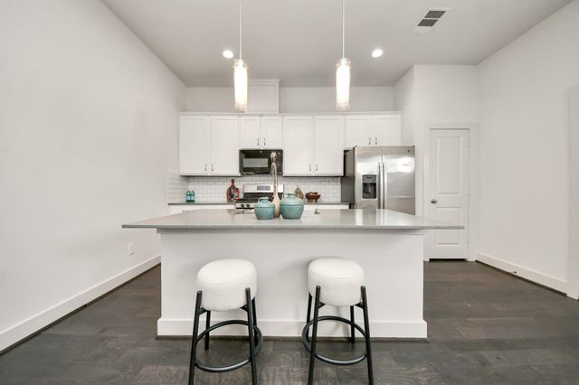 9448 Kerrwood Lane, Houston, TX 77080
