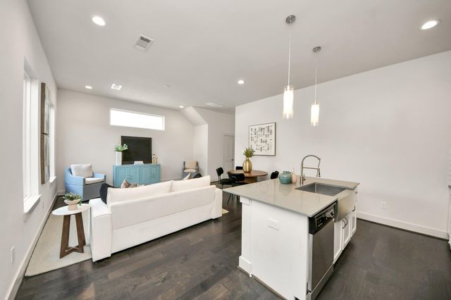 9448 Kerrwood Lane, Houston, TX 77080