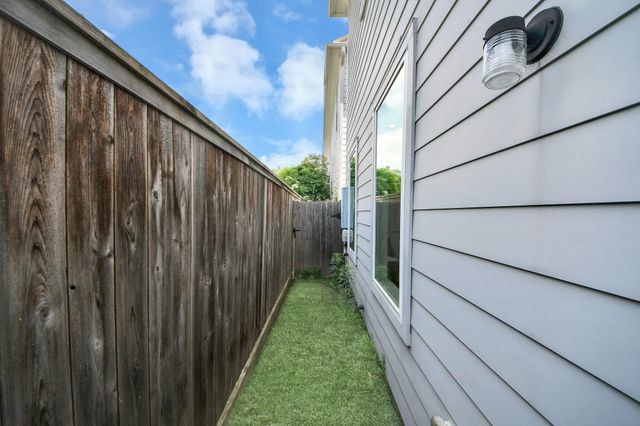 9448 Kerrwood Lane, Houston, TX 77080