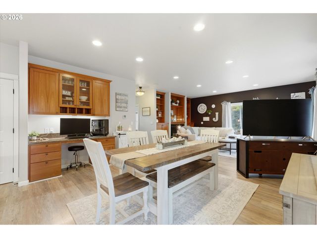 346 Sw MT MAZAMA St, Mc Minnville, OR 97128