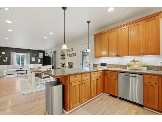 346 Sw MT MAZAMA St, Mc Minnville, OR 97128