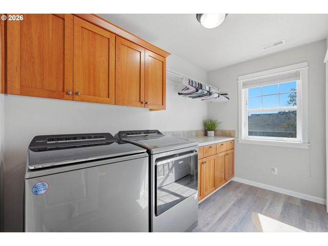 346 Sw MT MAZAMA St, Mc Minnville, OR 97128