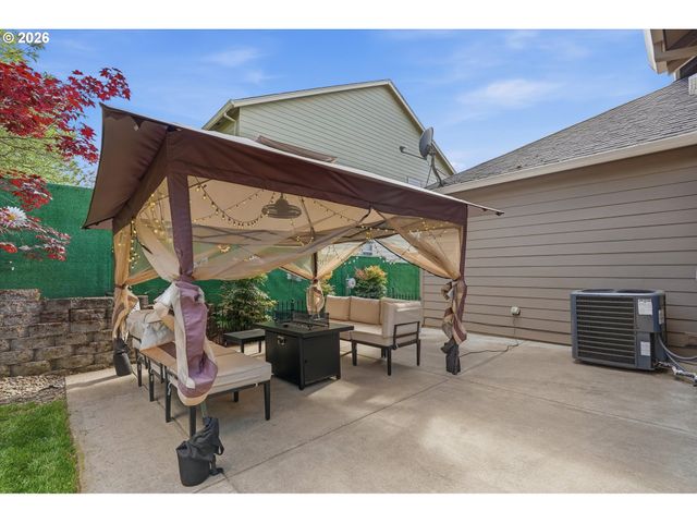 346 Sw MT MAZAMA St, Mc Minnville, OR 97128