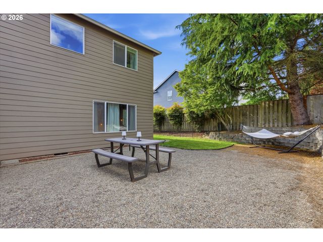 346 Sw MT MAZAMA St, Mc Minnville, OR 97128
