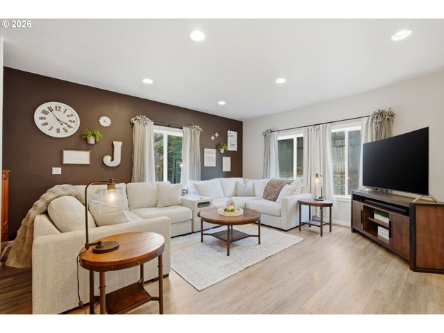 346 Sw MT MAZAMA St, Mc Minnville, OR 97128