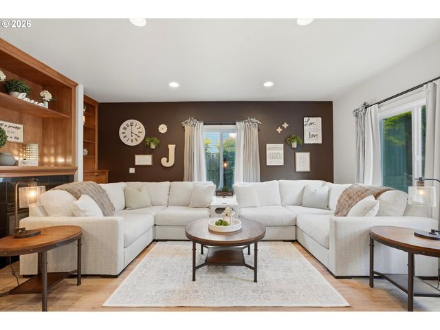 346 Sw MT MAZAMA St, Mc Minnville, OR 97128