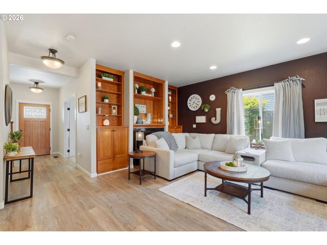 346 Sw MT MAZAMA St, Mc Minnville, OR 97128