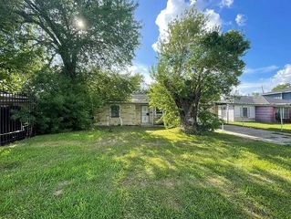 7722 Darnay Drive, Houston, TX 77033