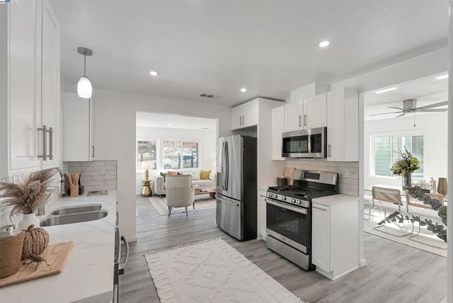 9431 Thermal St, Oakland, CA 94605