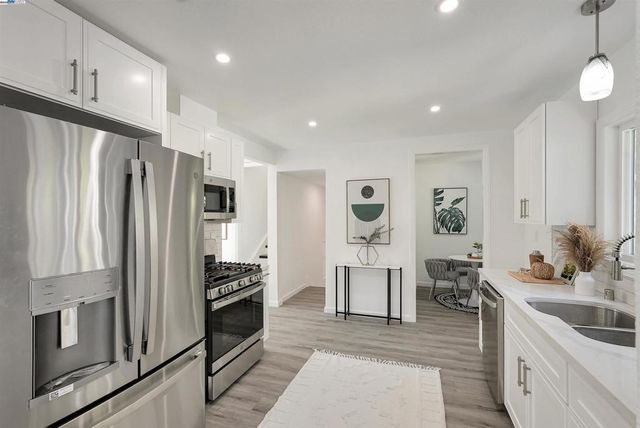 9431 Thermal St, Oakland, CA 94605
