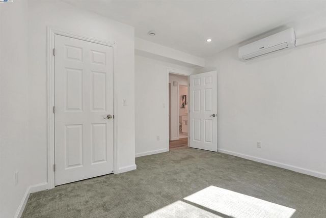 9431 Thermal St, Oakland, CA 94605