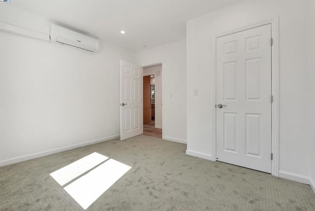 9431 Thermal St, Oakland, CA 94605