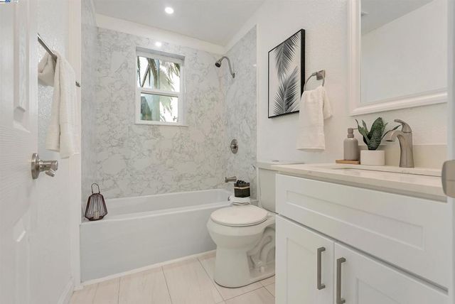 9431 Thermal St, Oakland, CA 94605