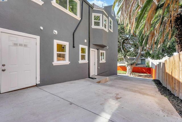 9431 Thermal St, Oakland, CA 94605