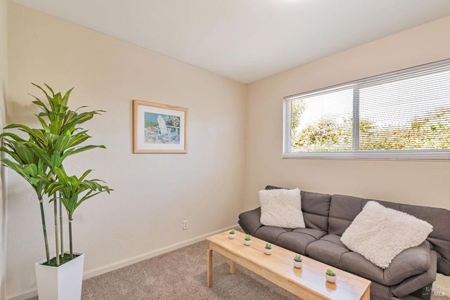 229 Arlen Dr, Rohnert Park, CA 94928