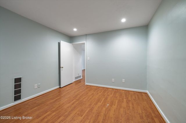 1040 Cherokee Rd E4, Louisville, KY 40204