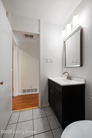 1040 Cherokee Rd E4, Louisville, KY 40204