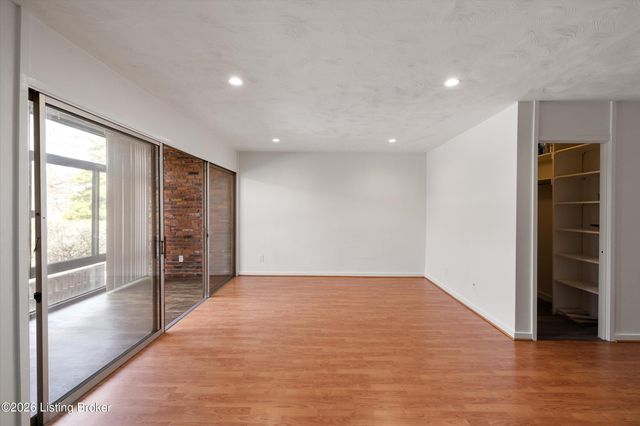 1040 Cherokee Rd E4, Louisville, KY 40204