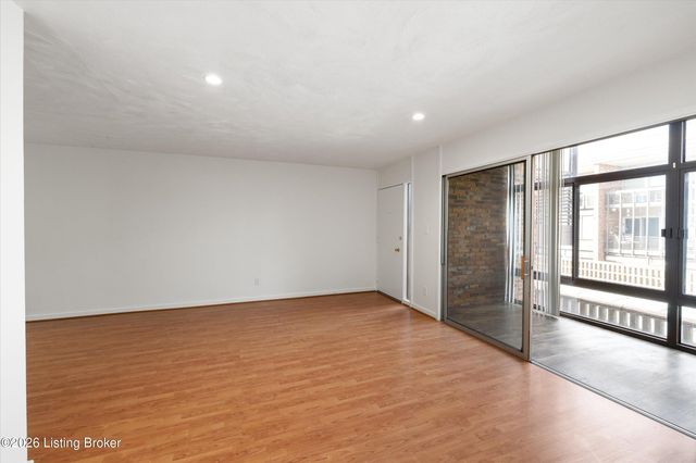 1040 Cherokee Rd E4, Louisville, KY 40204