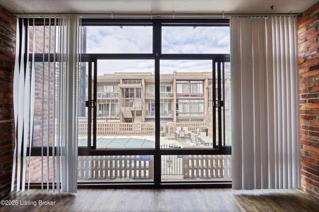 1040 Cherokee Rd E4, Louisville, KY 40204