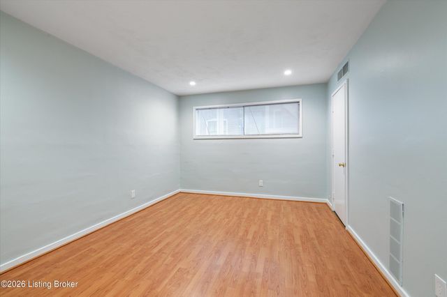 1040 Cherokee Rd E4, Louisville, KY 40204