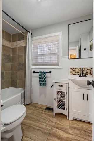 908 9th Street, Rogers, AR 72756