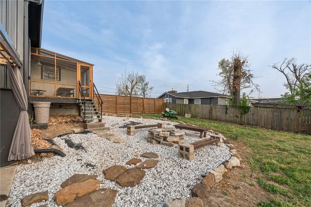 908 9th Street, Rogers, AR 72756