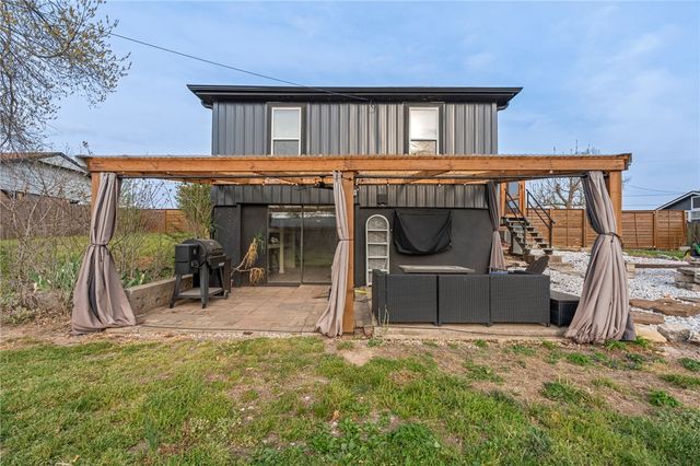 908 9th Street, Rogers, AR 72756