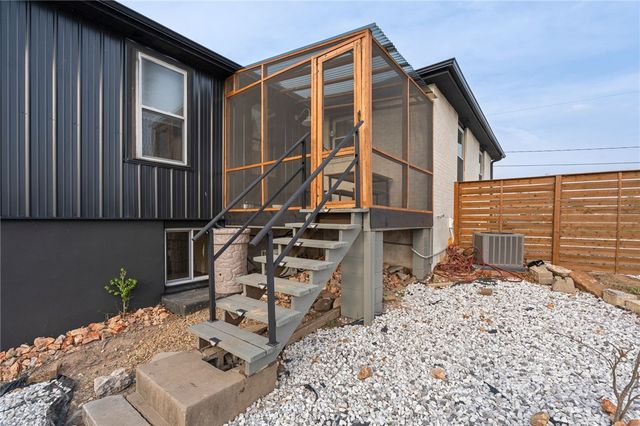 908 9th Street, Rogers, AR 72756