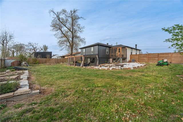 908 9th Street, Rogers, AR 72756