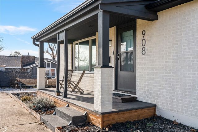 908 9th Street, Rogers, AR 72756