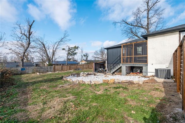 908 9th Street, Rogers, AR 72756