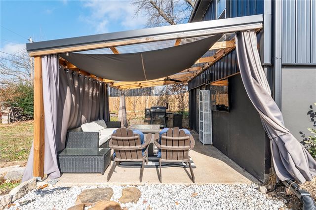 908 9th Street, Rogers, AR 72756