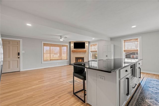 908 9th Street, Rogers, AR 72756