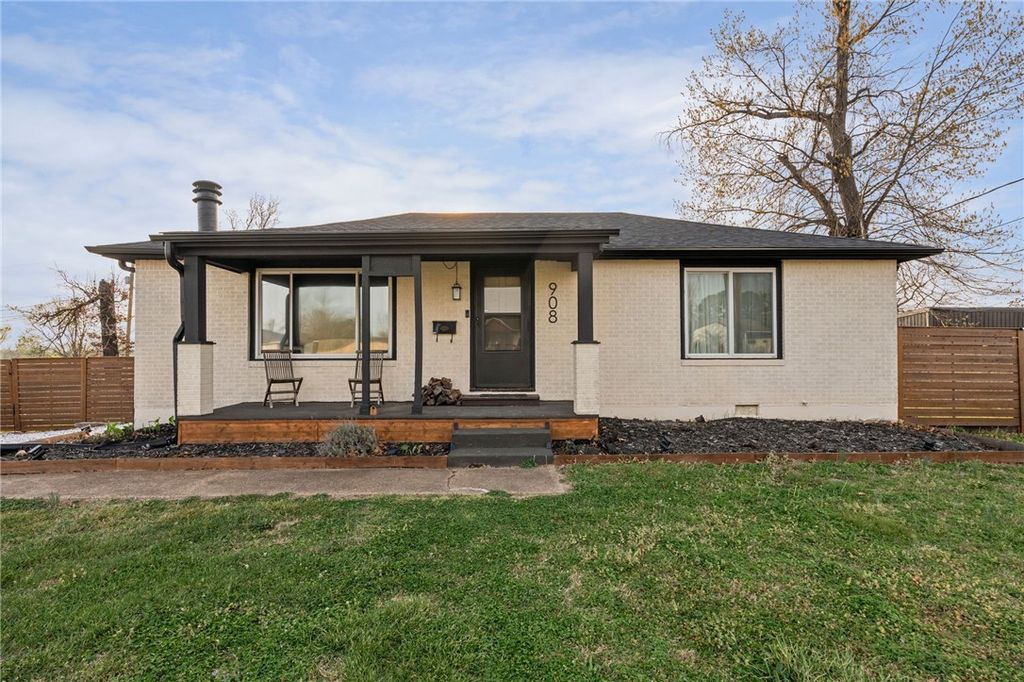 908 9th Street, Rogers, AR 72756