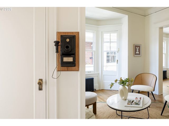 2083 Nw JOHNSON St 54, Portland, OR 97209