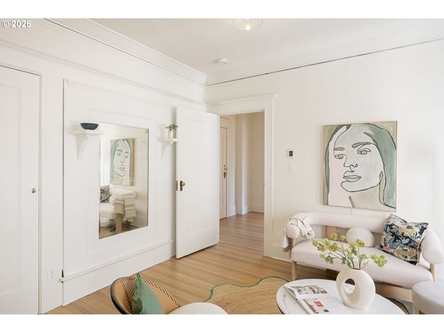 2083 Nw JOHNSON St 54, Portland, OR 97209