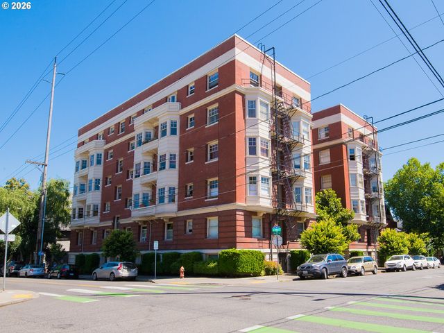 2083 Nw JOHNSON St 54, Portland, OR 97209