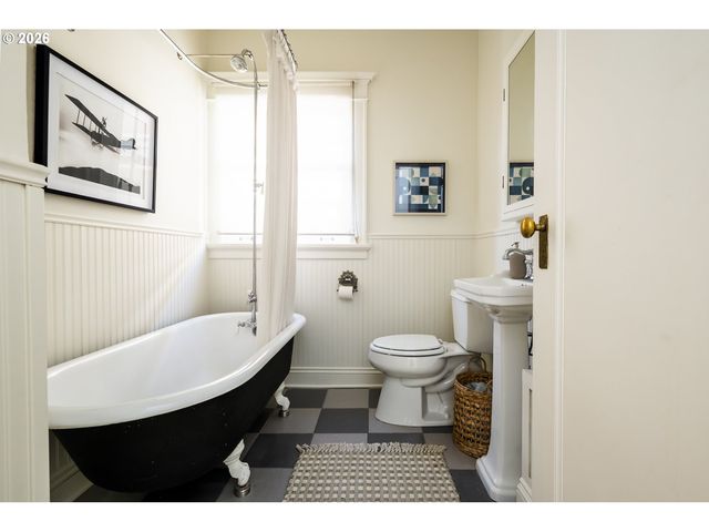 2083 Nw JOHNSON St 54, Portland, OR 97209