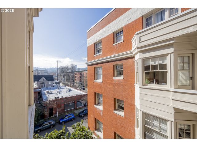 2083 Nw JOHNSON St 54, Portland, OR 97209