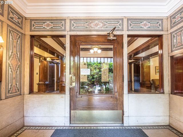 2083 Nw JOHNSON St 54, Portland, OR 97209