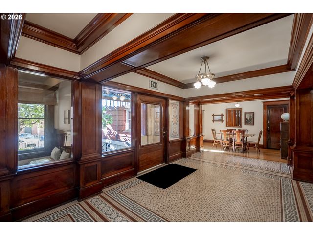 2083 Nw JOHNSON St 54, Portland, OR 97209